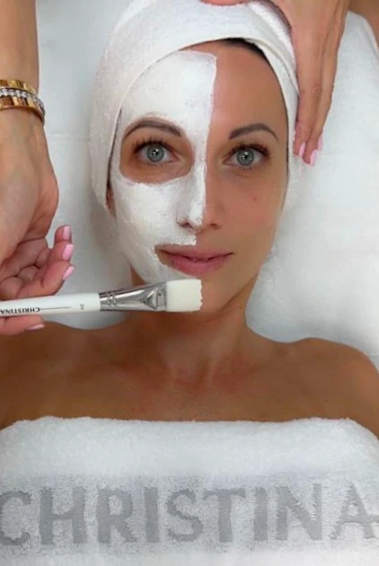Facials Cleansing Rejuvenation Relaxation services in Lawa Salon