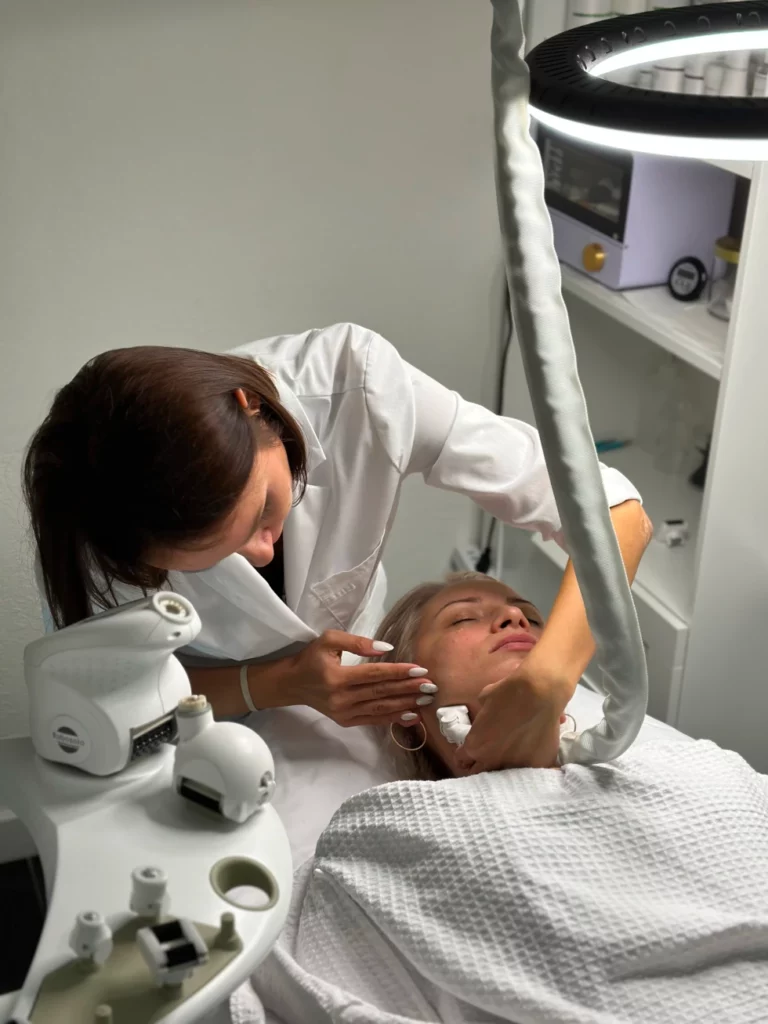 Anti-aging Skin tightening Non-invasive Micro-stimulation Face Treatment Lawa Salon