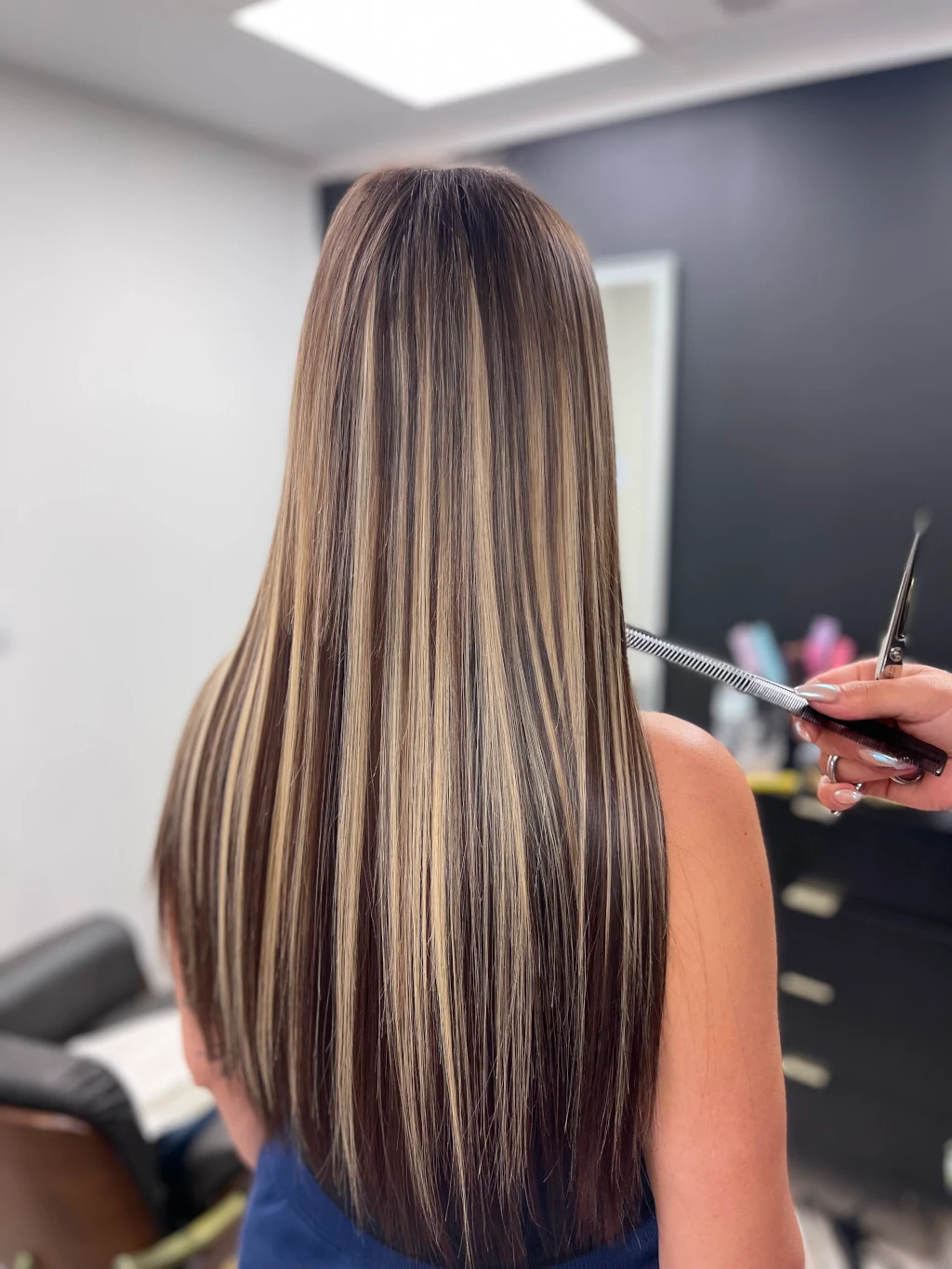 Achieve a Stunning New Look with Hot Italian Hair Extensions Lawa Salon